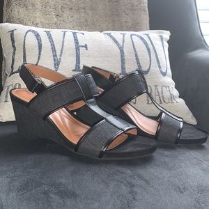 Women’s wedge sandals